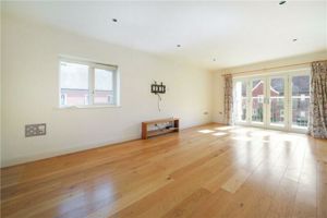 LIVING ROOM- click for photo gallery